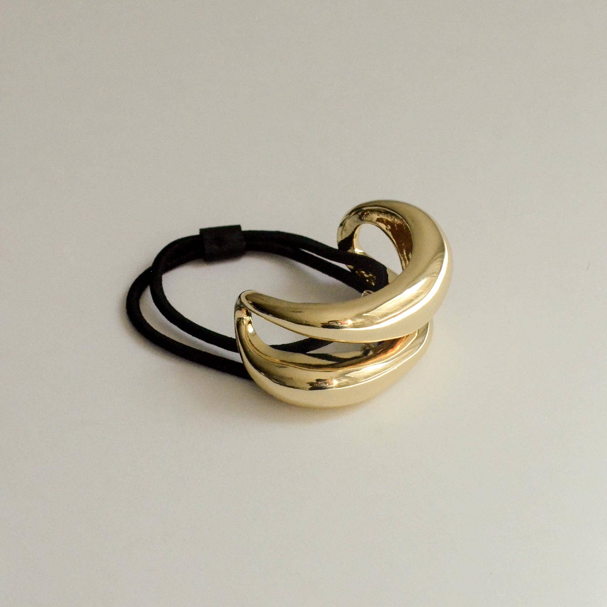 Nar'sha Wide sculptured metal ponytail hair tie- GOLD