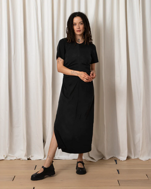 Side Ruched Form Dress - Black